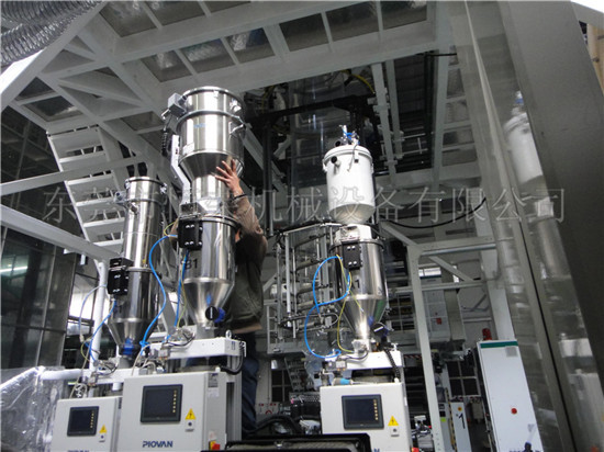 塑料生產行業(yè)選用中央供料系統(tǒng)有什么好處?